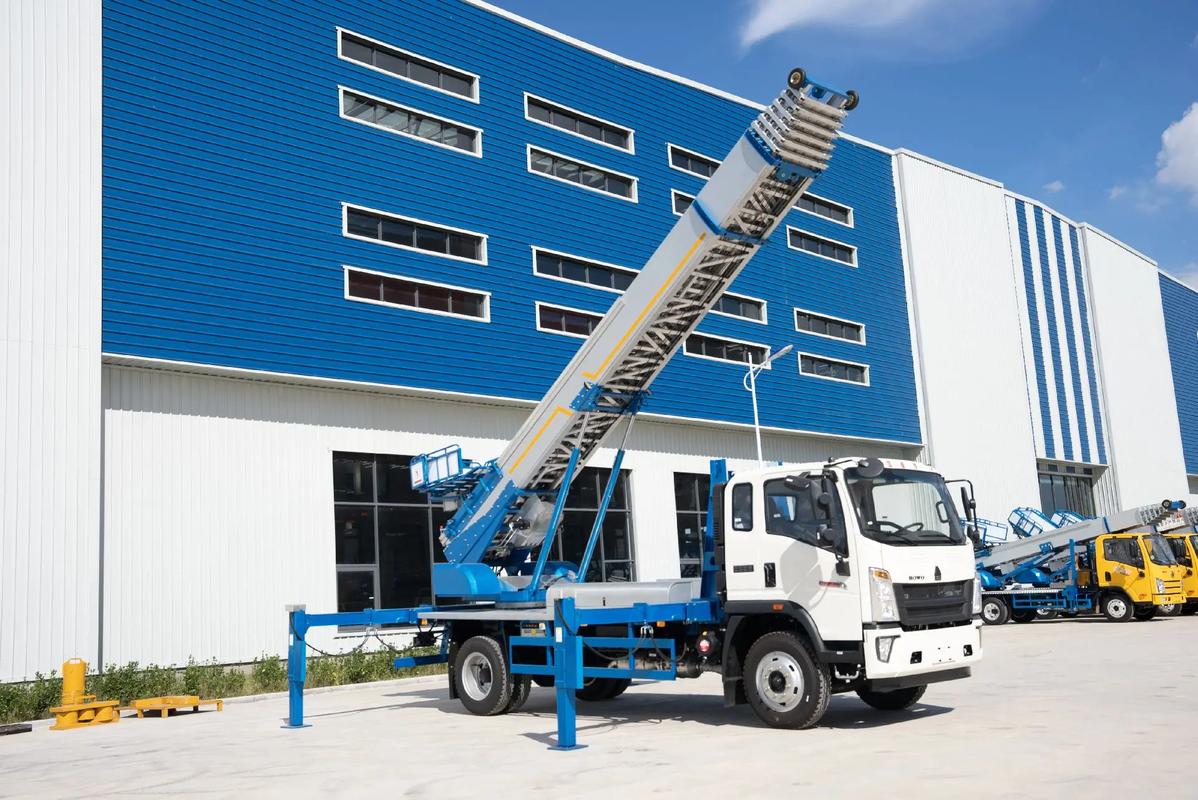 洛宁小型云梯车上料车租赁多少钱