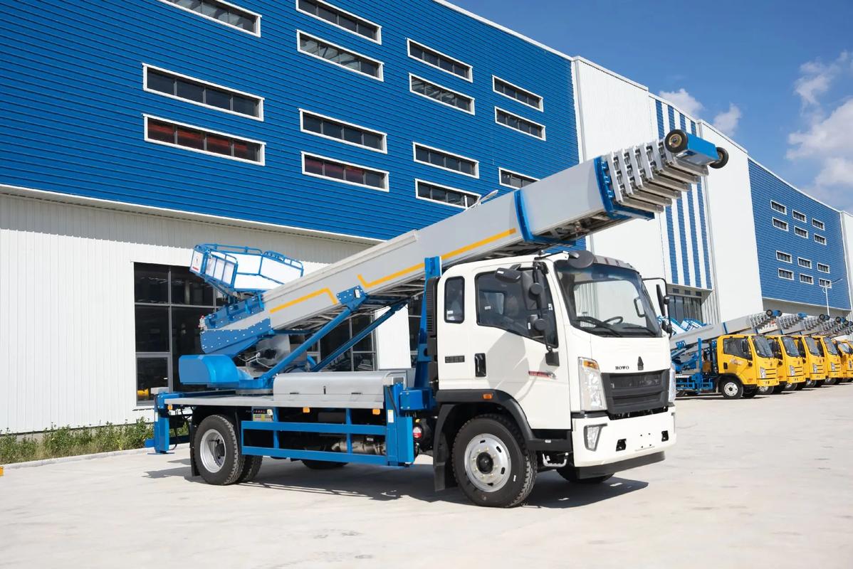 洛宁出租云梯车高空作业车 建筑垃圾搬运